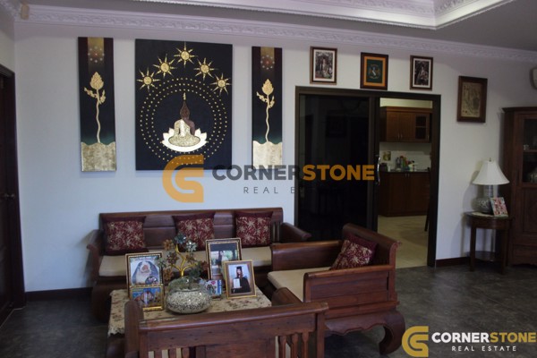 Picture of 4 bedroom House in Lakeside Court 1 Mabprachan Lake Properties for Sale & Rent in East Pattaya