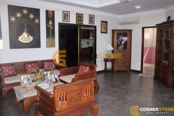 Picture of 4 bedroom House in Lakeside Court 1 Mabprachan Lake Properties for Sale & Rent in East Pattaya