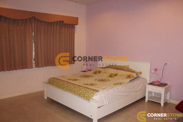 Picture of 4 bedroom House in Lakeside Court 1 Mabprachan Lake Properties for Sale & Rent in East Pattaya