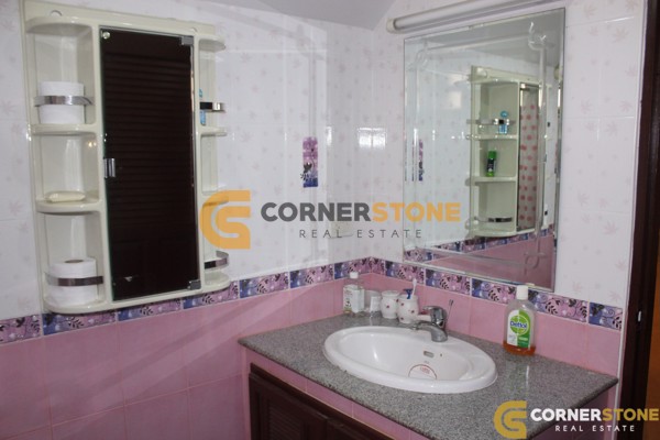 Picture of 4 bedroom House in Lakeside Court 1 Mabprachan Lake Properties for Sale & Rent in East Pattaya