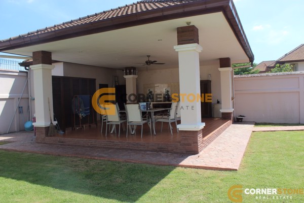 Picture of 4 bedroom House in Lakeside Court 1 Mabprachan Lake Properties for Sale & Rent in East Pattaya