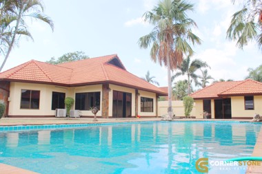 Show details for 4 bedroom House in  East Pattaya Picture of 4 bedroom House in  East Pattaya