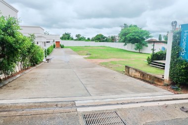 Picture of The Hacienda Villas Mabprachan