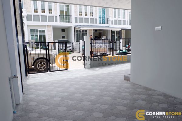 Picture of บ้านหลังนี้มี 3 ห้องนอน  อยู่ในโครงการชื่อ Golden Town  ตั้งอยู่ที่ พัทยาตะวันออก