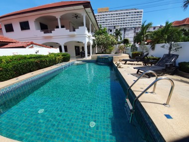 Picture of 4 bedroom House in Royal Park Village Jomtien Beach