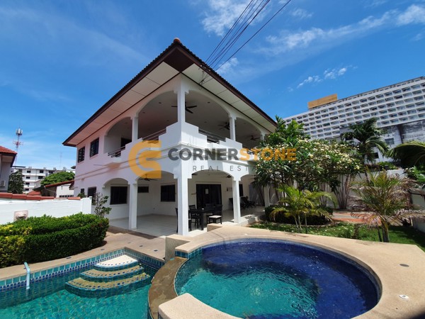 Picture of 4 bedroom House in Royal Park Village Jomtien Beach