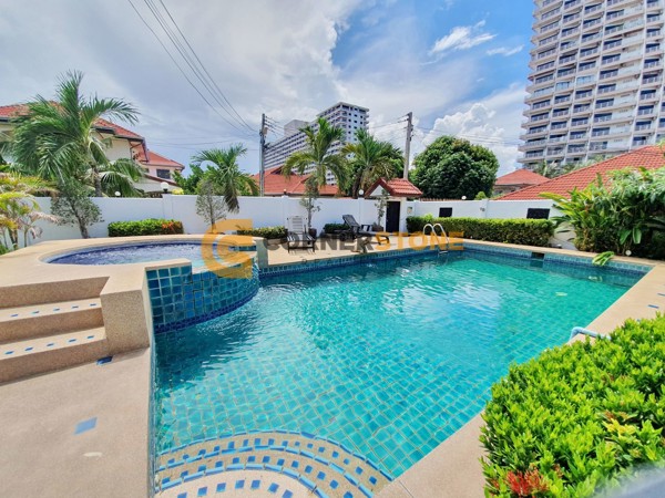 Picture of 4 bedroom House in Royal Park Village Jomtien Beach