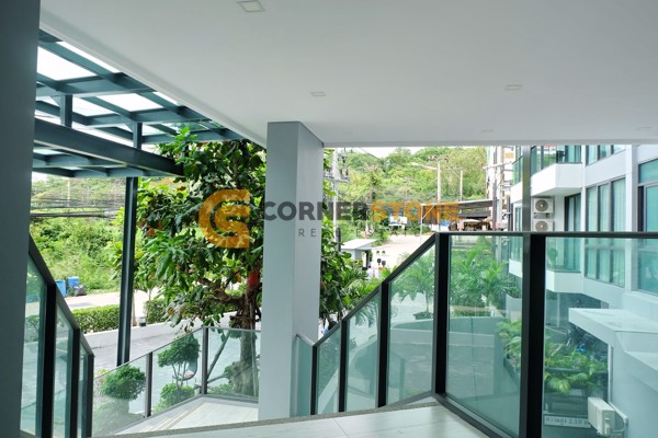 Picture of The Jewel Pratumnak