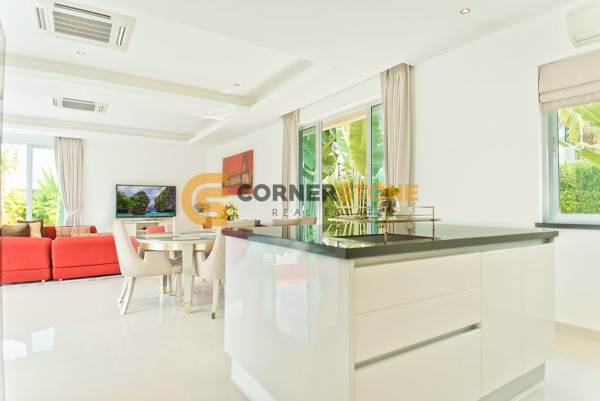 Picture of 3 bedroom House in Vineyard La Residence East Pattaya