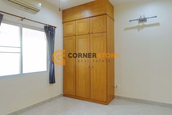 Picture of 4 bedroom House in Pool View Villa Mabprachan East Pattaya
