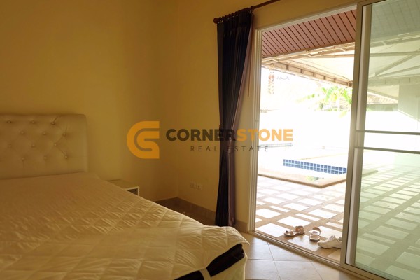 Picture of 4 bedroom House in Pool View Villa Mabprachan East Pattaya