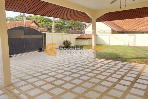 Picture of 4 bedroom House in Pool View Villa Mabprachan East Pattaya