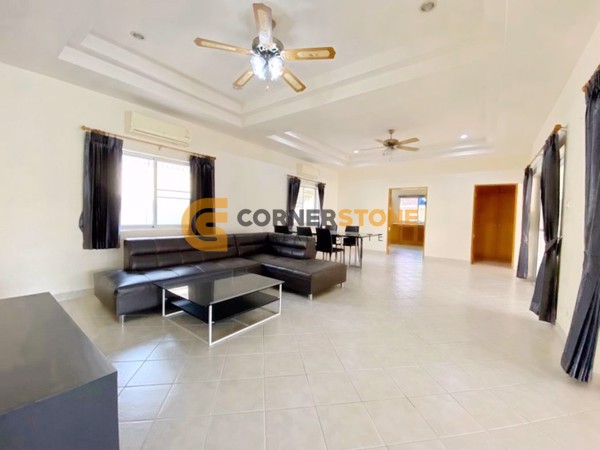 Picture of 4 bedroom House in Pool View Villa Mabprachan East Pattaya