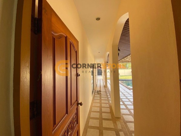Picture of 4 bedroom House in Pool View Villa Mabprachan East Pattaya