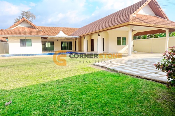 Picture of 4 bedroom House in Pool View Villa Mabprachan East Pattaya
