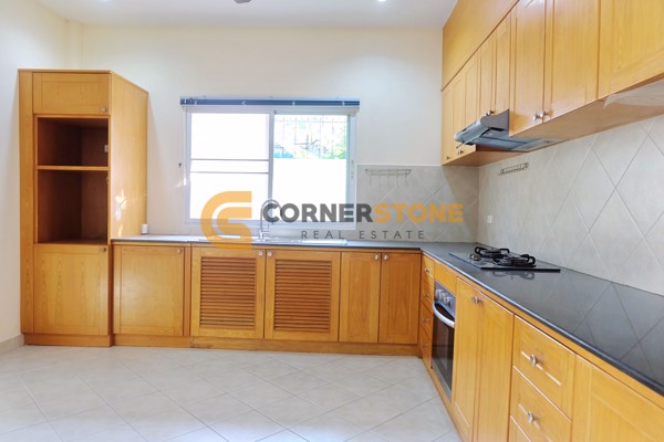 Picture of 4 bedroom House in Pool View Villa Mabprachan East Pattaya