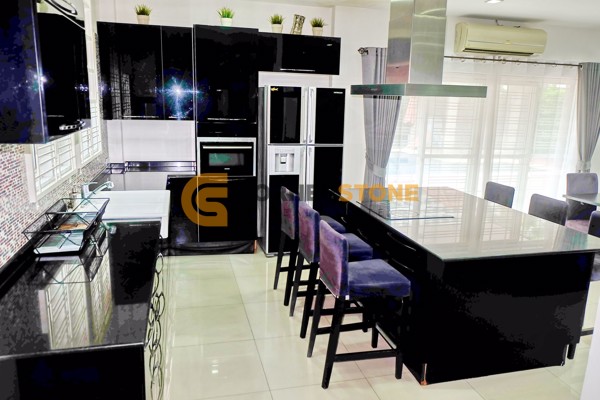 Picture of 4 bedroom House in TW Palm Resort Jomtien Beach