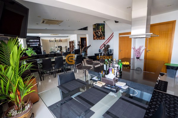 Picture of 2 Bedroom Duplex Condo in Peak Condominium Pratumnak