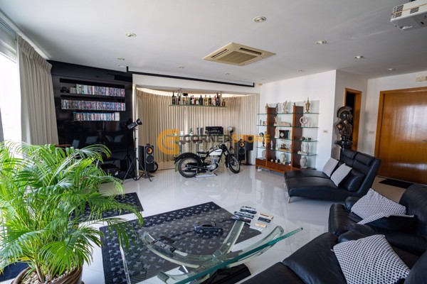 Picture of 2 Bedroom Duplex Condo in Peak Condominium Pratumnak