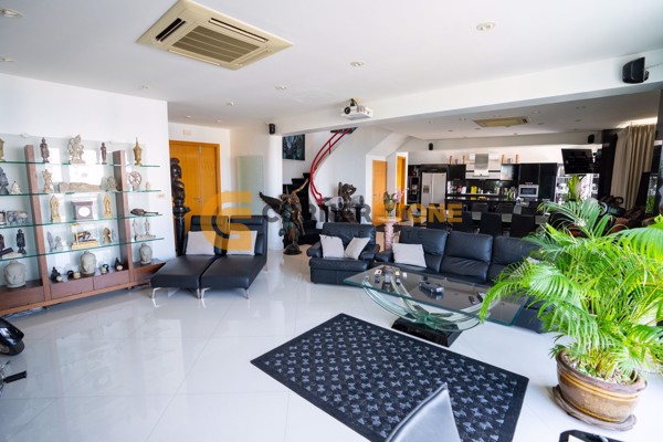 Picture of 2 Bedroom Duplex Condo in Peak Condominium Pratumnak