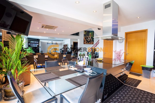 Picture of 2 Bedroom Duplex Condo in Peak Condominium Pratumnak