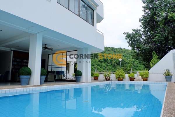 Picture of 21 Bedroom Hotel For Sale
