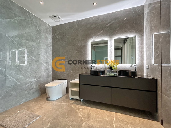 Picture of 1 Bedroom Condo in The Cove Pattaya Wongamat