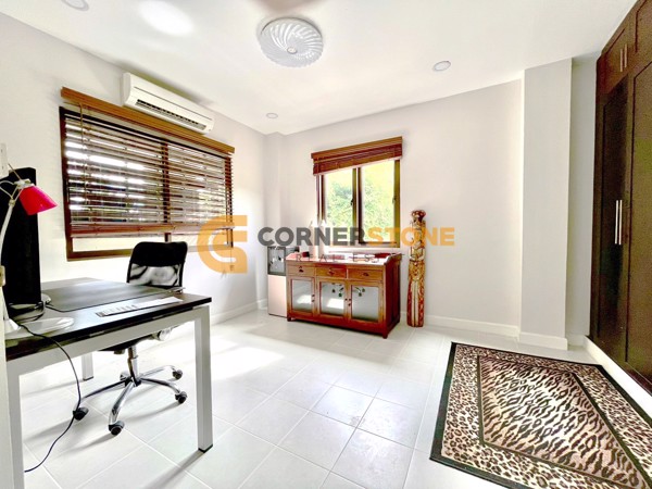 Picture of 3 Bedroom Condo in Sunrise Beach Resort And Residence Na Jomtien