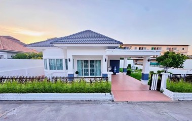 Show details for 3 bedroom House in Ratanakorn Village 17 - Siam Country Club East Pattaya Picture of 3 bedroom House in Ratanakorn Village 17 - Siam Country Club East Pattaya