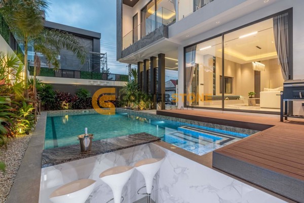 Picture of 5 bedroom House in  Jomtien Beach