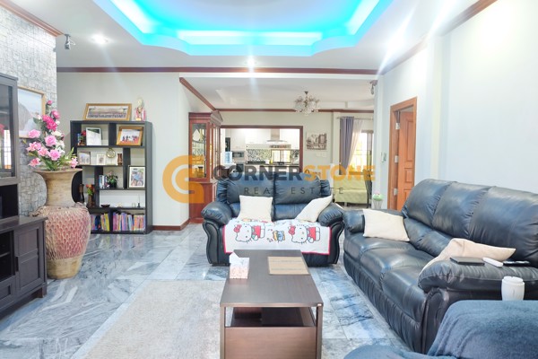 Picture of 4 bedroom House in Pattaya Land and House East Pattaya