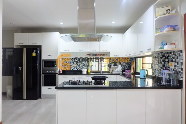 Picture of 4 bedroom House in Pattaya Land and House East Pattaya