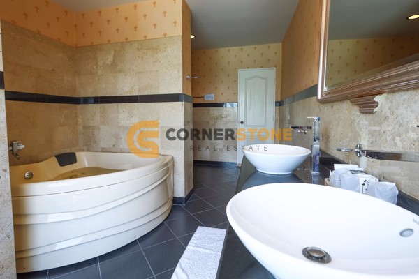 Picture of 5 bedroom Condo in Panya Resort Condo | Crystal Bay Golf Club Bang Lamung