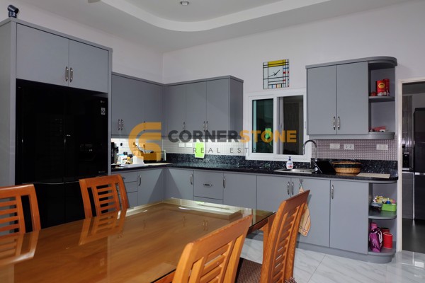 Picture of 5 bedroom House in  Huay Yai