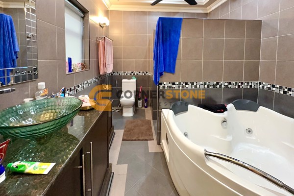 Picture of 4 bedroom House in  East Pattaya