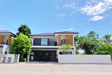 Picture of 4 bedroom House in Tropical Village 3 Huay Yai