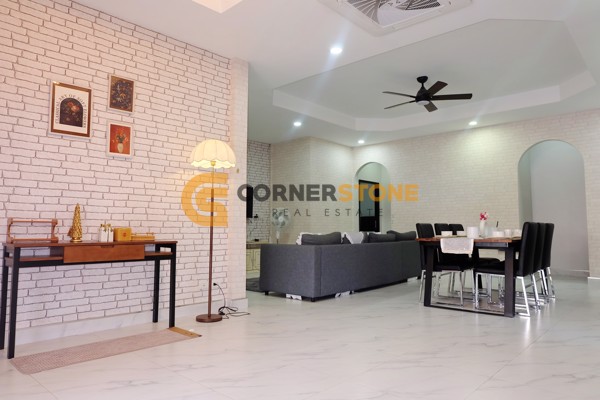 Picture of 4 bedroom House in Eakmongkol Village 4 East Pattaya