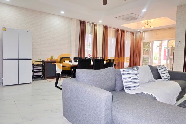 Picture of 4 bedroom House in Eakmongkol Village 4 East Pattaya