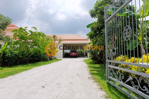 Picture of 4 bedroom House in Lakeside Court 1 Mabprachan Lake East Pattaya