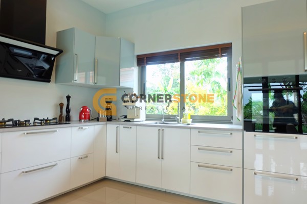 Picture of 4 bedroom House in Lakeside Court 1 Mabprachan Lake East Pattaya