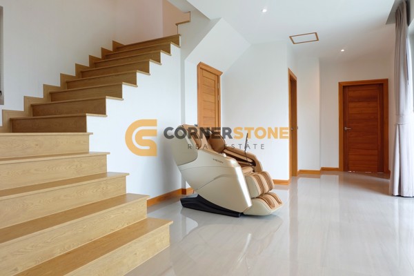 Picture of 4 bedroom House in Lakeside Court 1 Mabprachan Lake East Pattaya