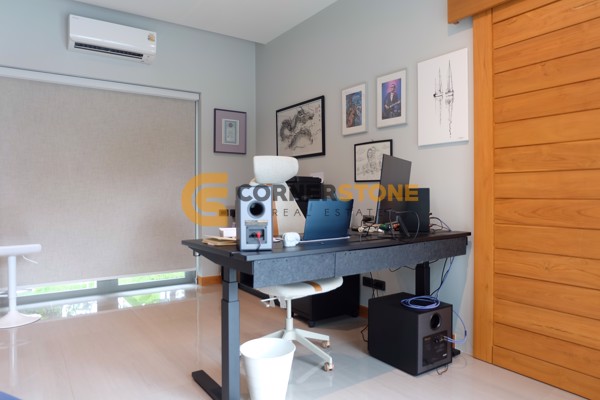 Picture of 4 bedroom House in Lakeside Court 1 Mabprachan Lake East Pattaya