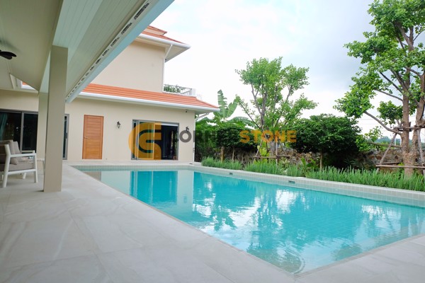 Picture of 4 bedroom House in Lakeside Court 1 Mabprachan Lake East Pattaya