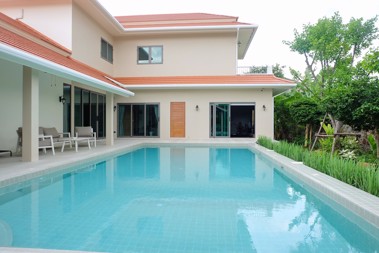 Picture of 4 bedroom House in Lakeside Court 1 Mabprachan Lake East Pattaya