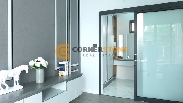 Picture of 3 bedroom House in  Chonburi