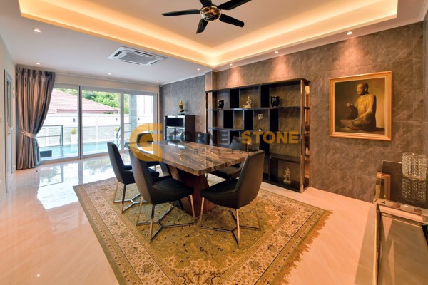 Picture of 5 bedroom House in  Pattaya