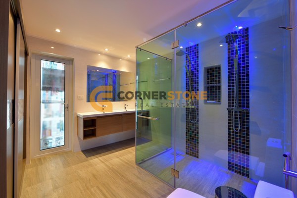 Picture of 5 bedroom House in  Pattaya