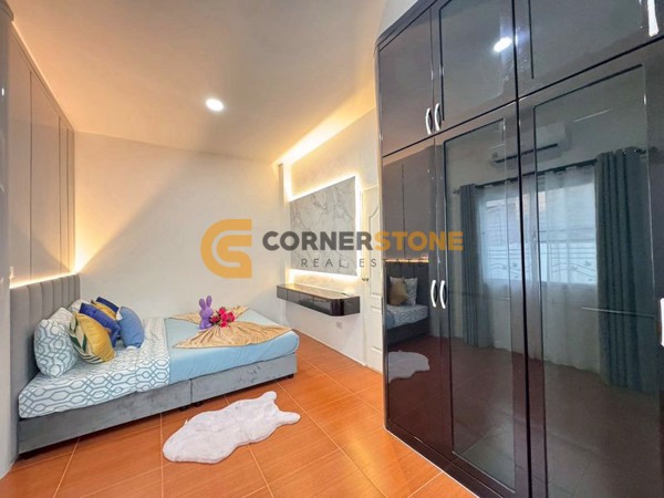 Picture of 5 bedroom House in Thai Garden Hill Village East Pattaya