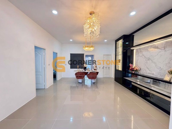 Picture of 5 bedroom House in Thai Garden Hill Village East Pattaya