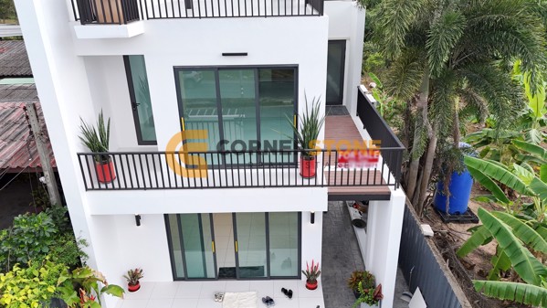 Picture of 3 Storey 3 Bedroom House in Huay Yai